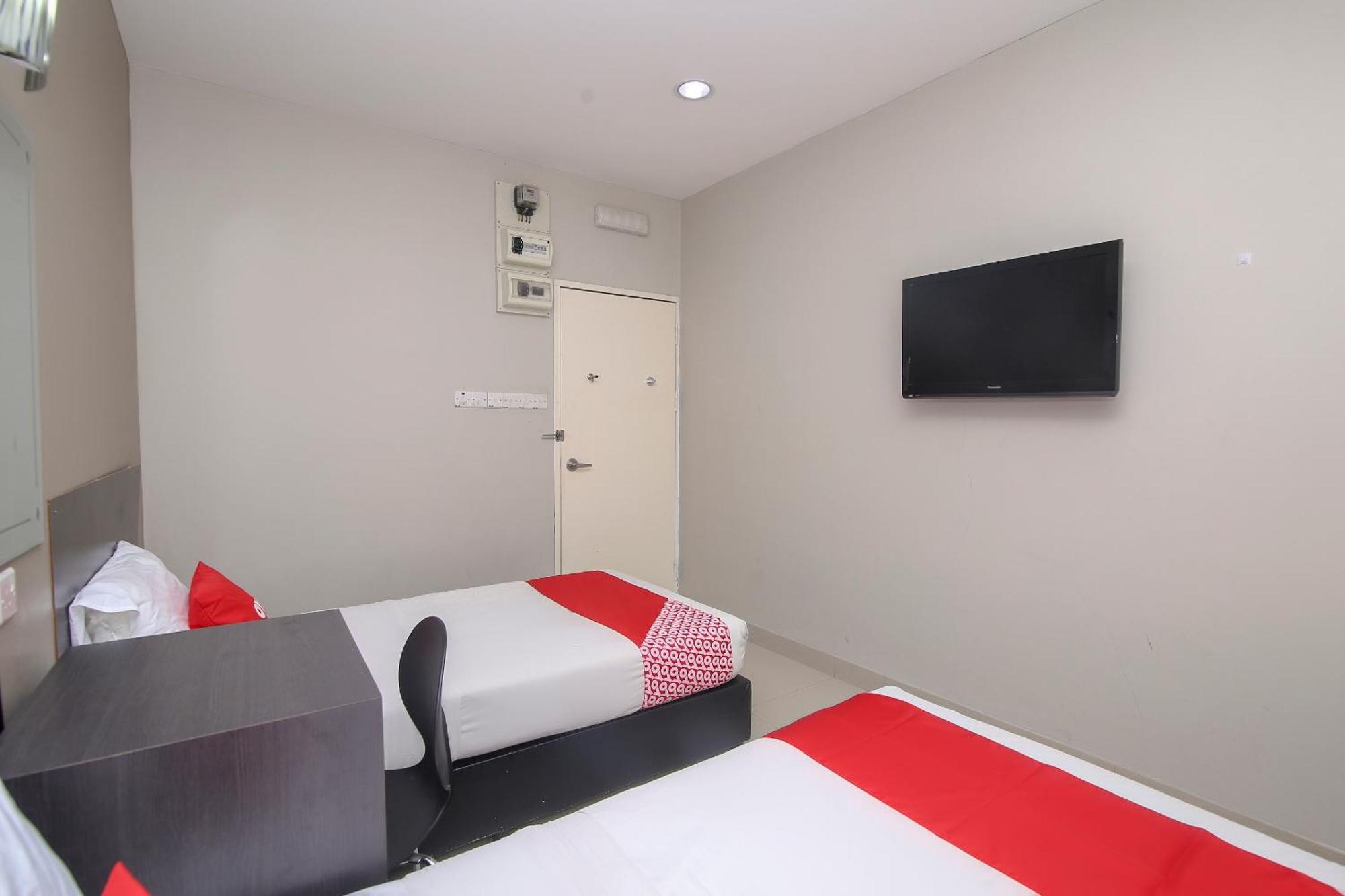 Nice Stay Three Six Five Services Кучинг Экстерьер фото