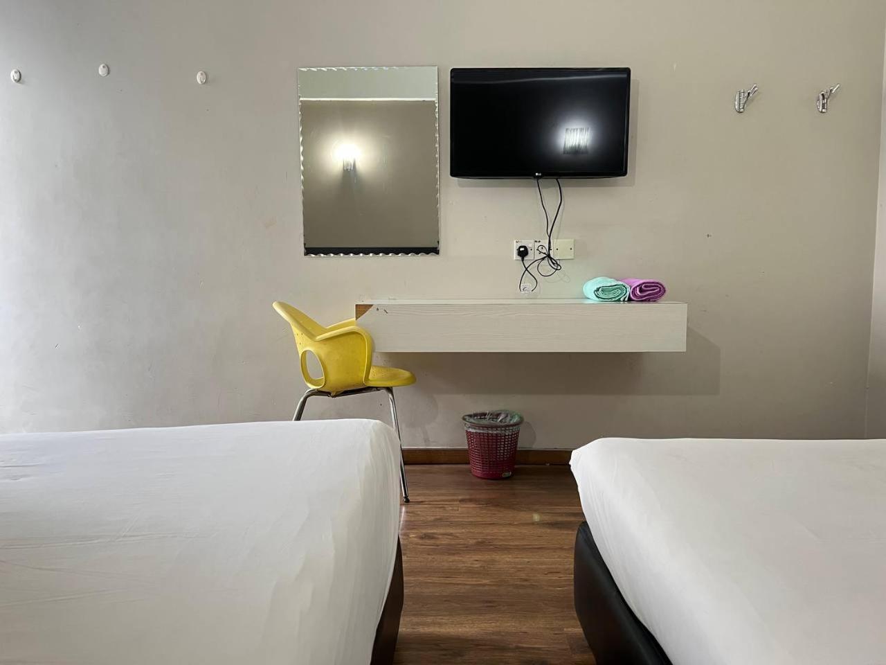 Nice Stay Three Six Five Services Кучинг Экстерьер фото