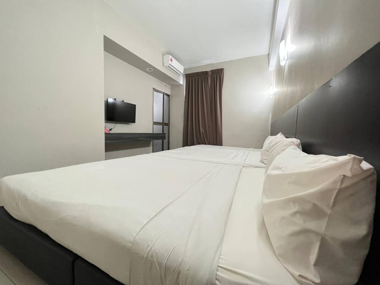 Nice Stay Three Six Five Services Кучинг Экстерьер фото