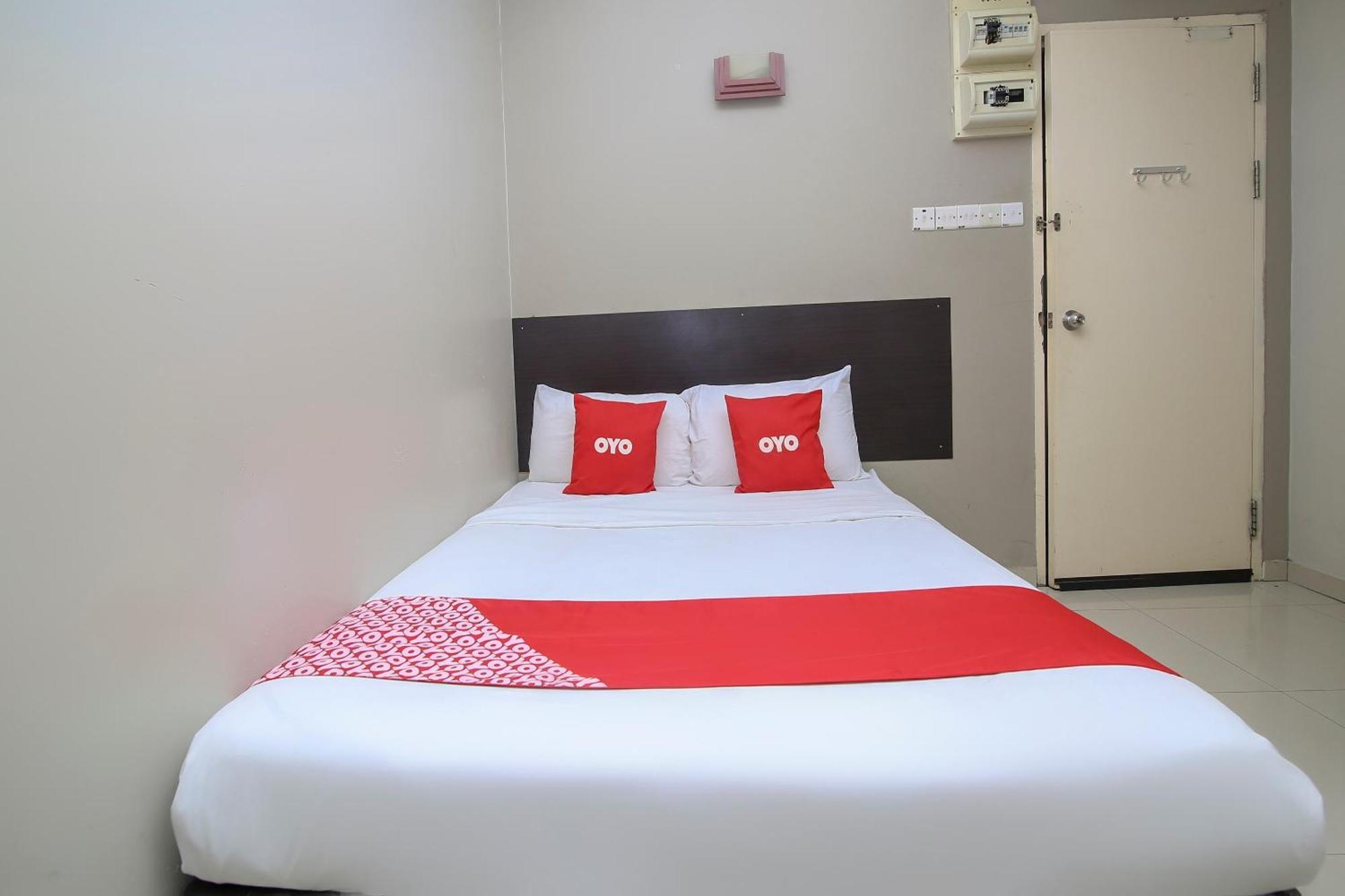 Nice Stay Three Six Five Services Кучинг Экстерьер фото